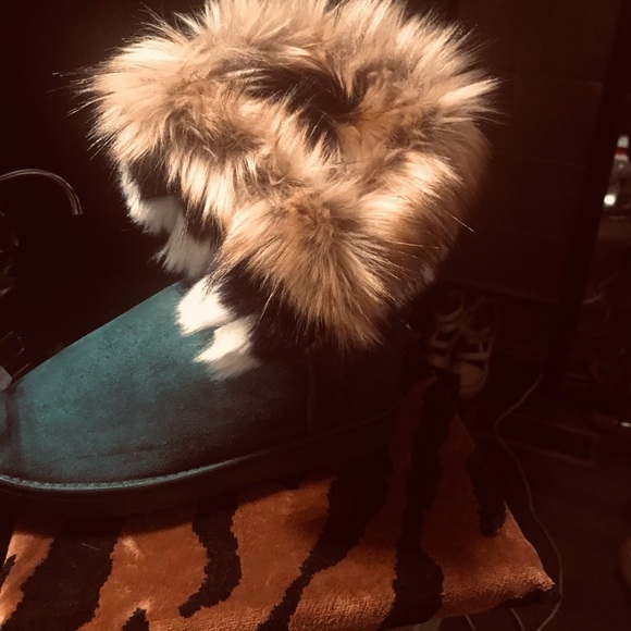 Green suede boots with faux fur trim size 9 1/2 - Picture 5 of 5